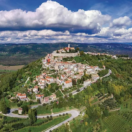 Awesome In With Sauna Casa vacanze Motovun